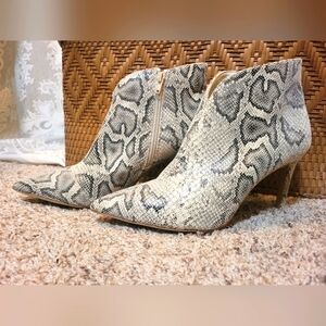 Express Womens Size 10 Snakeskin Zip Up Pointed Toe Stiletto Booties BRAND NEW